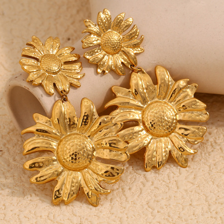Boucles d'oreilles pendantes pour femme, en acier inoxydable doré, ornées de fleurs naturelles (1 paire), collection Luxe. 2