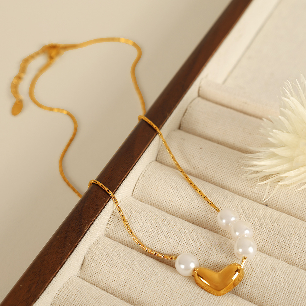 Collier Avec Pendentif En Forme De Cœur En Acier Inoxydable Plaqué Or Et Perles Artificielles Pour Femme, Série Simple h5Image3