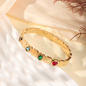 Bracelet Jonc Élégant Et Coloré En Acier Inoxydable Doré, Orné D'Un Cœur, Collection De Luxe (1 Pièce) h5 Image3