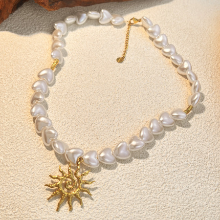 Collier pendentif femme style rétro en forme de soleil, en acier inoxydable étanche, couleur or (1 pièce)