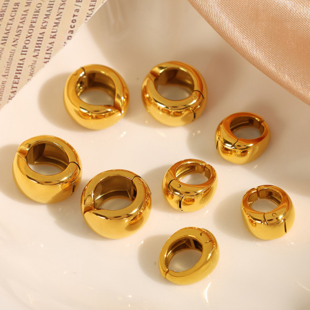 1 paire de manchettes d'oreilles minimalistes classiques rondes en acier inoxydable étanche couleur or pour femmes