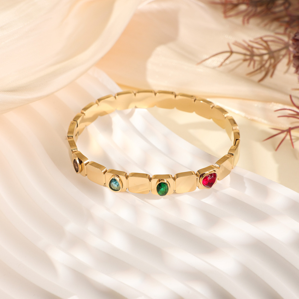Bracelet Jonc Élégant Et Coloré En Acier Inoxydable Doré, Orné D'Un Cœur, Collection De Luxe (1 Pièce) Image5