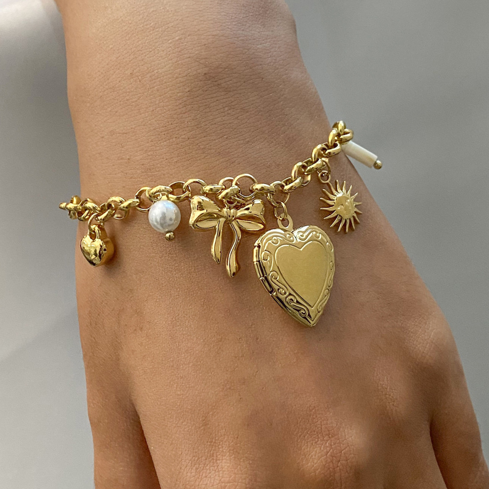 Bracelet À Breloques Pour Femme En Acier Inoxydable Plaqué Or , Style Simple, En Forme D'Amour Ou De Cœur Image2