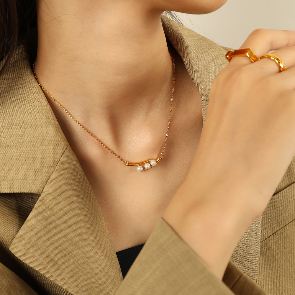 Collier Avec Pendentif En Perles Artificielles Pour Femme, Série Simple Rétro, En Acier Inoxydable Plaqué Or  Image5