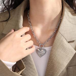 Collier Avec Pendentif En Forme De Cœur Romantique En Acier Titane Couleur Or Pour Femme, 1 Pièce h5 Image8