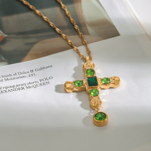 Collier Pendentif Femme En Acier Inoxydable Doré, Croix Verte, Étanche, Collection Exquise (1 Pièce) h5 Image4