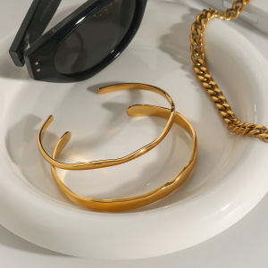 Bracelet Jonc Pour Femme, 1 Pièce, Série Shining, Forme Annulaire Irrégulière, En Acier Inoxydable Étanche, Couleur Or h5 Image4