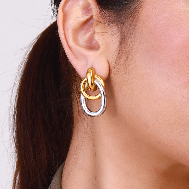 1 Paire De Boucles D'Oreilles Puces Pour Femme, Collection Exquisite Series, Style Annulaire Décontracté, En Acier Inoxydable Étanche, Coloris Or Et Argent. Image7