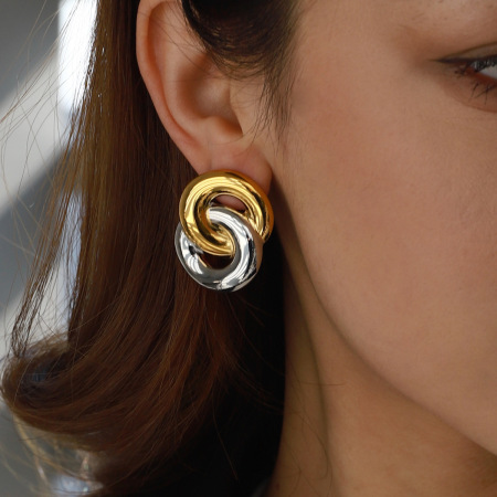 1 paire de boucles d'oreilles puces pour femme, style classique moderne, annulaires superposées, en acier inoxydable étanche, couleur or.