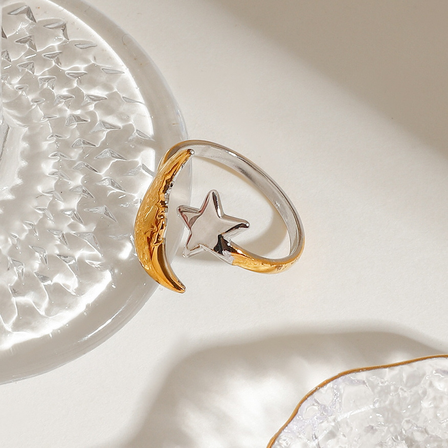 Bague Ajustable Pour Femme, En Acier Inoxydable Bicolore Or Et Argent, Étanche, Motif Étoile Et Lune. Image4