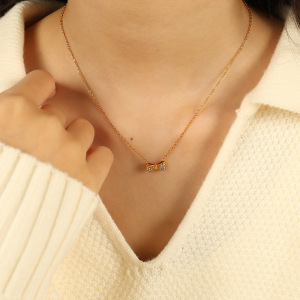 Collier Avec Pendentif En Forme De Nœud Papillon En Acier Inoxydable Plaqué Or  Et Strass Pour Femme, Série Simple h5 Image5