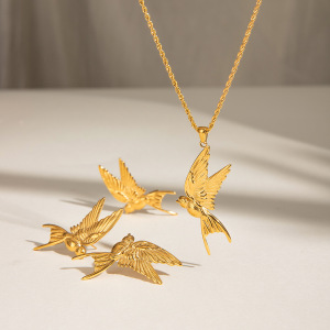 Collier Avec Pendentif En Acier Inoxydable Plaqué Or  Pour Femme, Série Classique, Motif Animal Naturel h5 Image4