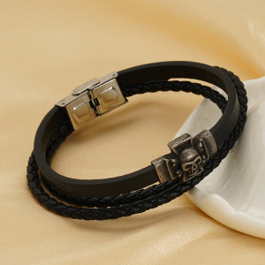 1 Paire De Bracelets Rétro En Cuir Tressé Avec Motif Tête De Mort Pour Homme, Fermoir Magnétique En Acier Titane, Accessoires Pour Homme h5 Image4