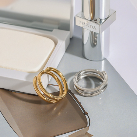 Bague simple pour femme, collection minimaliste chic à trois anneaux, en acier inoxydable étanche couleur or. 2