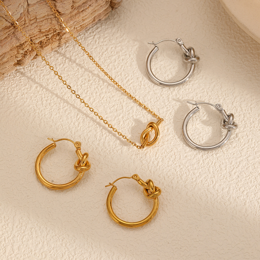 Boucles D'Oreilles Puces Pour Femme, Style Élégant Et Raffiné, En Acier Inoxydable Doré, Imperméables, En Forme De Nœud. 1 Paire Image3