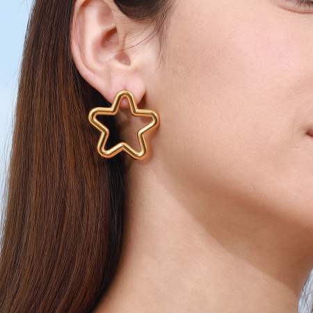 Boucles d'oreilles puces minimalistes classiques lune et étoile en acier inoxydable étanche couleur or pour femme (1 paire) 2