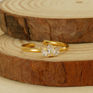 1 Paire De Bagues En Acier Inoxydable Transfrontalier Incrustées De Zircons En Forme De Feuille D'Érable Pour Femmes, Bague De Luxe Légère En Acier Titane À La Mode Et Polyvalente Pour Femmes, Bague Réglable h5 Image3