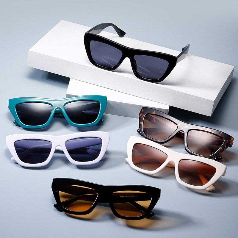 Lunettes De Soleil Pour Femmes, 1 Pièce, Série Simple, Décontractées, Couleur Unie, En Plastique Image6