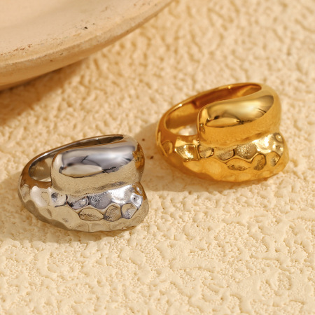 Bague simple pour femme Daily Twist en acier inoxydable, étanche, couleur or (1 pièce).
