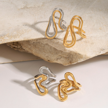 Bague simple pour femme, en acier inoxydable doré, forme cœur à chevauchement irrégulier, collection Daily Series (1 pièce). 2