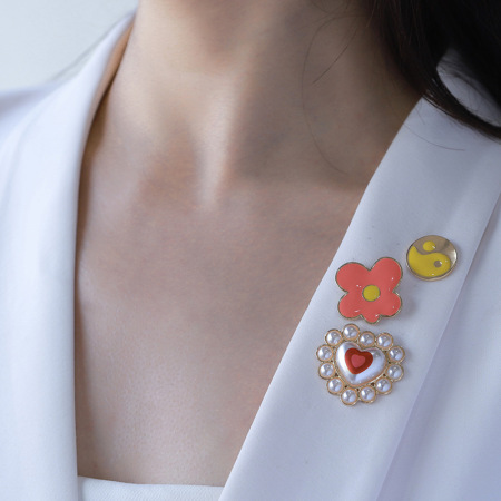 Broche en alliage pour femme, série classique, motif cœur, 1 pièce