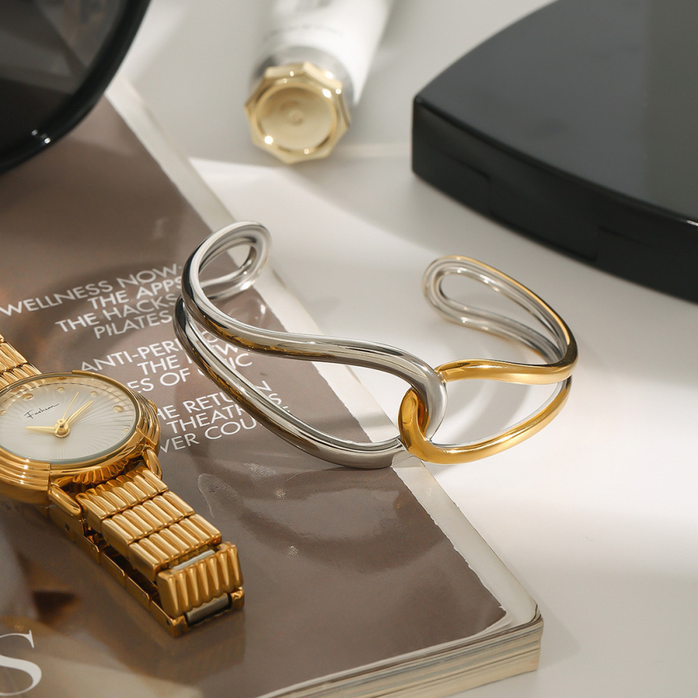 Bracelet Pour Femme En Acier Inoxydable Doré, Étanche, À Lignes Superposées, Collection Minimaliste (1 Pièce) Image4