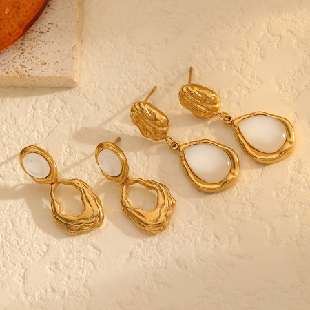 1 paire de boucles d'oreilles pendantes géométriques rétro plaquées or, style classique, ornées de pierres artificielles.