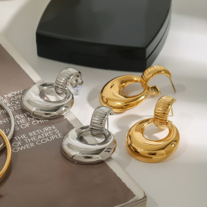 Boucles D'Oreilles Pendantes Pour Femme, Style Moderne, Annulaire, En Acier Inoxydable, Couleur Or, Étanches, Collection Daily (1 Paire). h5 Image4