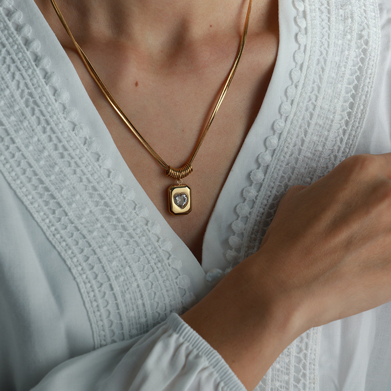 Collier Avec Pendentif En Forme De Cœur En Acier Inoxydable Plaqué Or  Et Zircon Pour Femme, Série Simple Image5