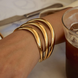 Bracelets Manchettes Annulaires Simples En Acier Inoxydable Étanche Couleur Or h5 Image3