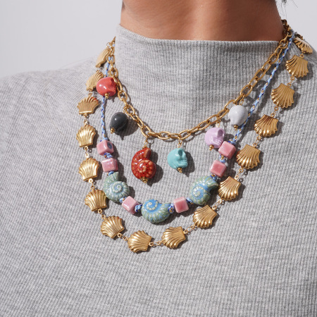 Collier pendentif femme en forme de coquillage coloré en céramique, orné d'un coquillage, collection Marine Series Vacation (1 pièce). 2