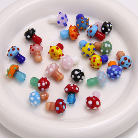 Perles de verre colorées en forme de champignon exquises pour bijoux à faire soi-même 2