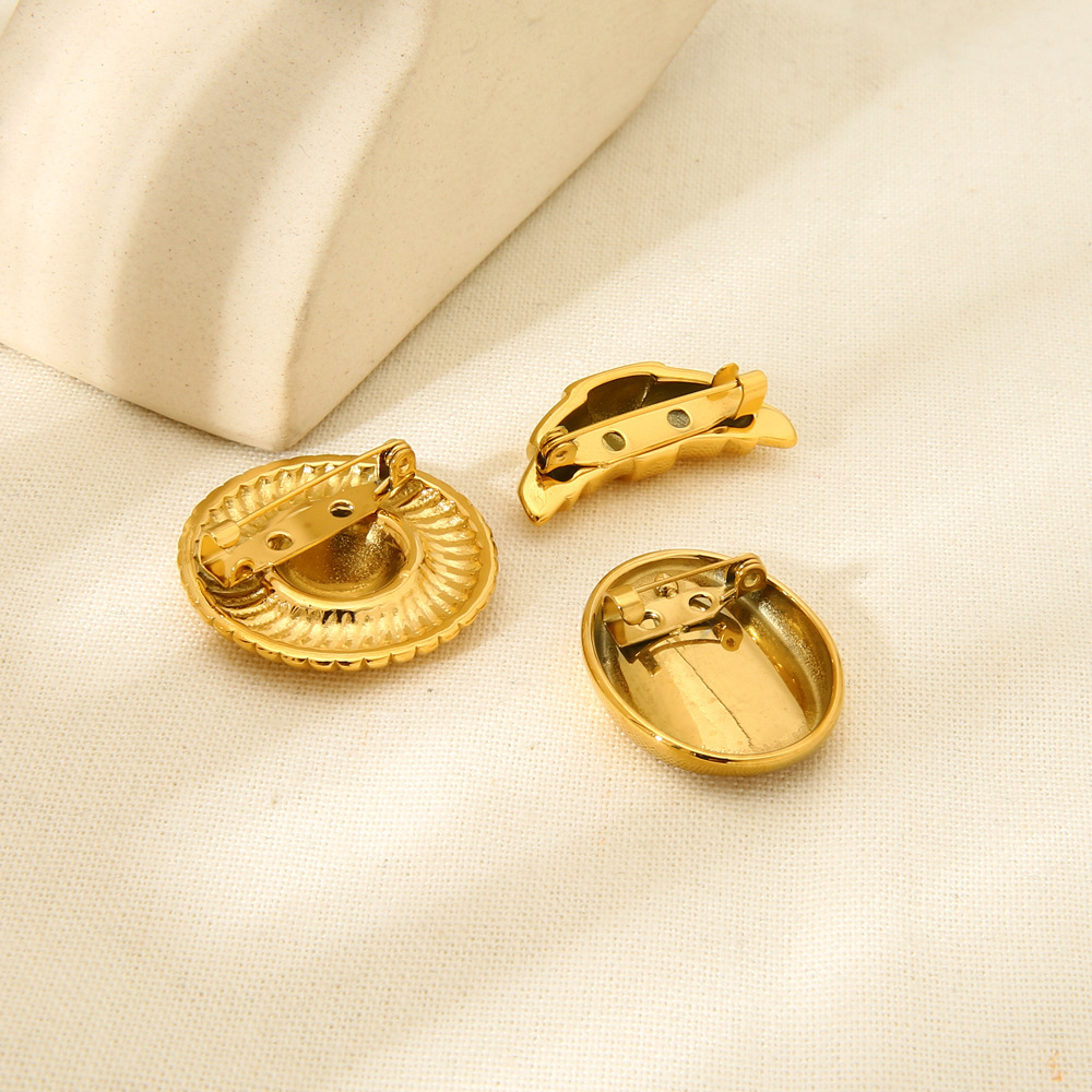 Broche Femme Créative En Forme De Corne De Vache, En Acier Inoxydable Doré Et Imperméable Image2