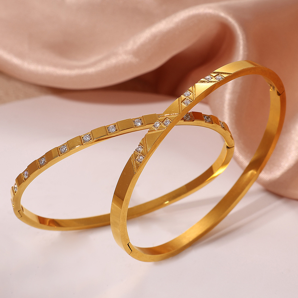 Bracelets Classiques En Acier Inoxydable Étanches Couleur Or Image4