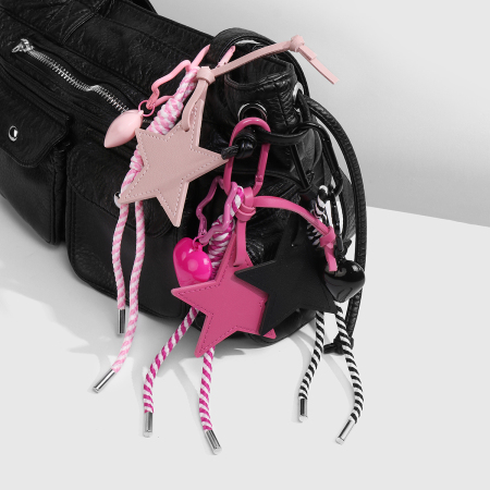 Breloques de sac en cuir en forme d'étoile 2