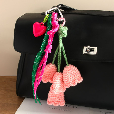 Pendentif de sac à fleurs en laine fait main, série romantique