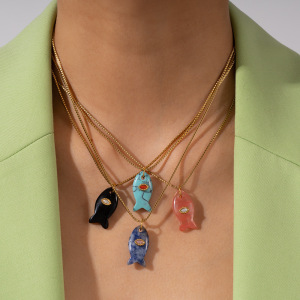 Collier Pendentif Femme En Acier Inoxydable Plaqué Or, Pierre Naturelle, Motif Poisson Texturé, Collection Lustrous (1 Pièce) h5 Image3
