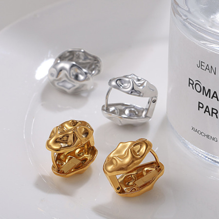 Boucles d'oreilles clous géométriques en acier titane doré