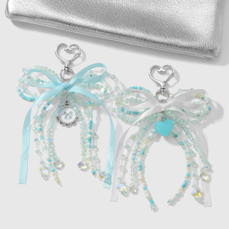 Charms de sac en forme de nœud perlé
