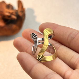 Bague Minimaliste Étanche En Acier Inoxydable Multicolore h5 Image2