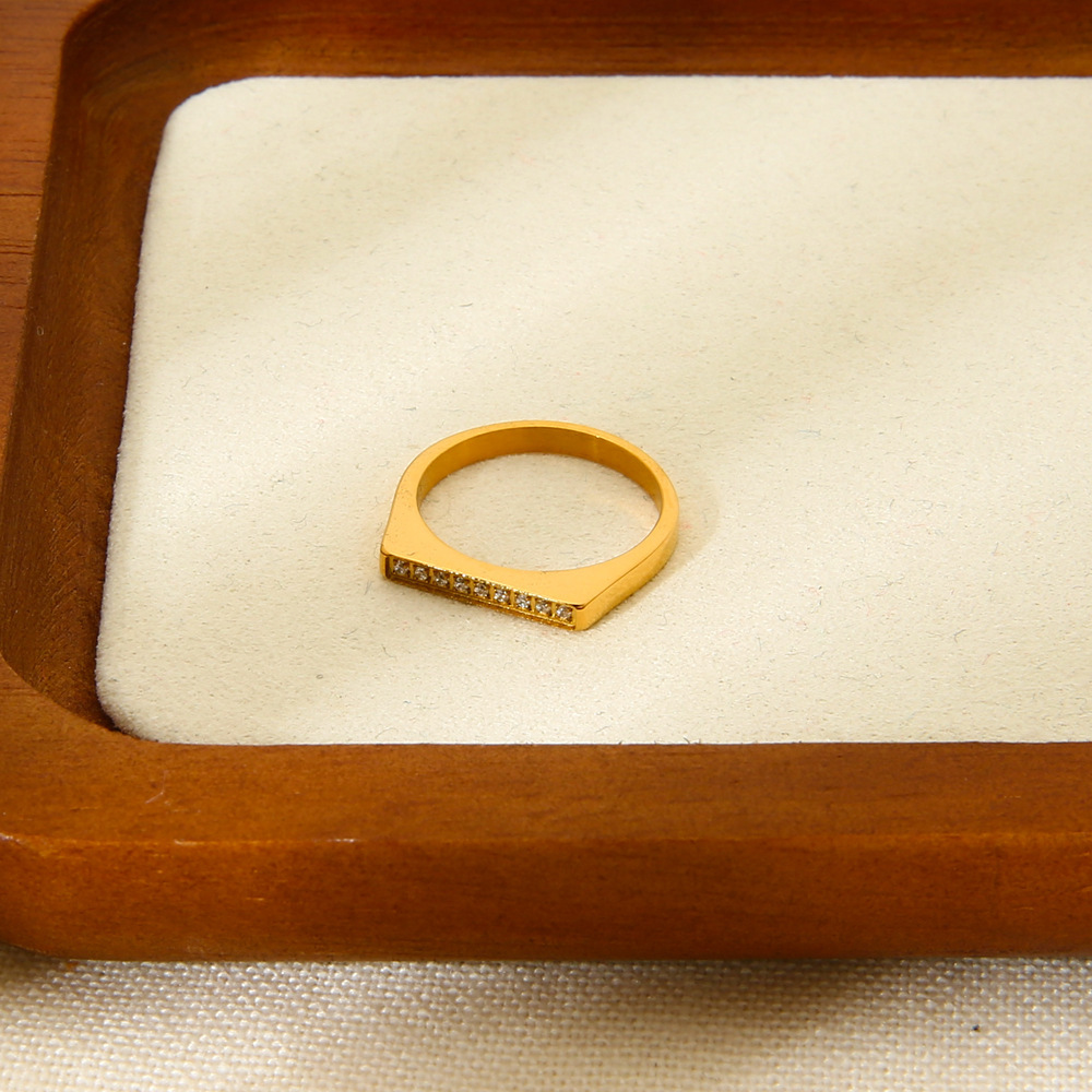 Bague Femme Étanche En Acier Inoxydable Doré, Style Simple Et Élégant Image4