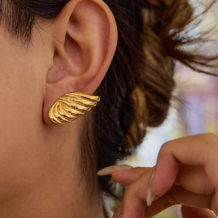 Boucles d'oreilles puces rétro en acier inoxydable étanche couleur or