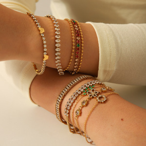 Bracelet Femme En Acier Inoxydable Étanche, Orné D'Une Pierre Précieuse Orientée Et D'Un Design Luxueux Et Léger. h5 Image3