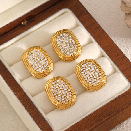 Boucles d'oreilles puces luxueuses en acier inoxydable étanche couleur or 2