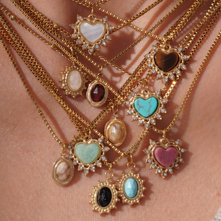 Colliers pendentifs pour femmes en acier inoxydable doré étanche avec pierre naturelle et cœur radieux