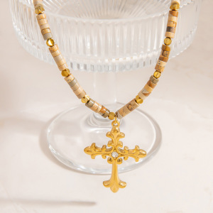 Collier De Perles Pour Femme, Série Rétro, En Acier Inoxydable, Couleur Or, Avec Croix Et Pierre Naturelle, Orné D'Un Pendentif Croix Complexe (1 Pièce) h5 Image5