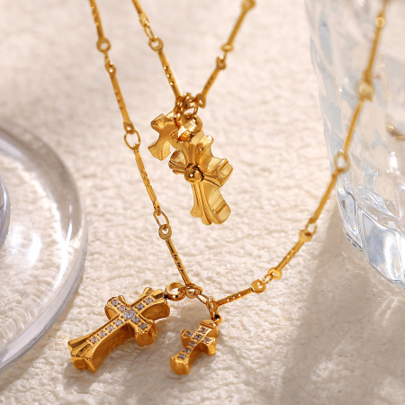 colliers avec pendentif croix en acier titane couleur or