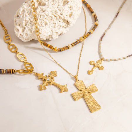 Collier de perles pour femme, série rétro, en acier inoxydable, couleur or, avec croix et pierre naturelle, orné d'un pendentif croix complexe (1 pièce) 2