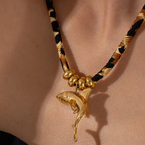 Collier Pendentif Femme Étanche En Acier Inoxydable Doré À Motif Léopard (1 Pièce) h5 Image7
