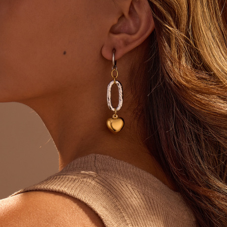 1 paire de boucles d'oreilles pendantes pour femme, en acier inoxydable imperméable, en forme de cœur, de la série luxueuse Sweet Heart